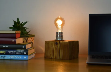 Lampa Hendrix(2).jpg