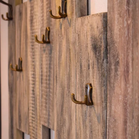 Věšák_curtis (2).jpg